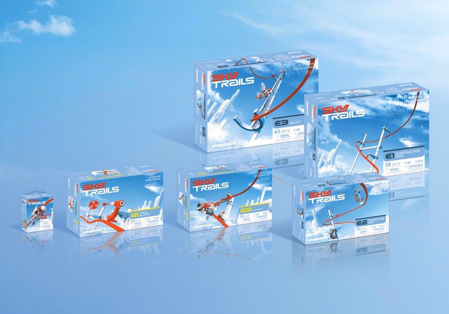 SKY TRAILS: Looping